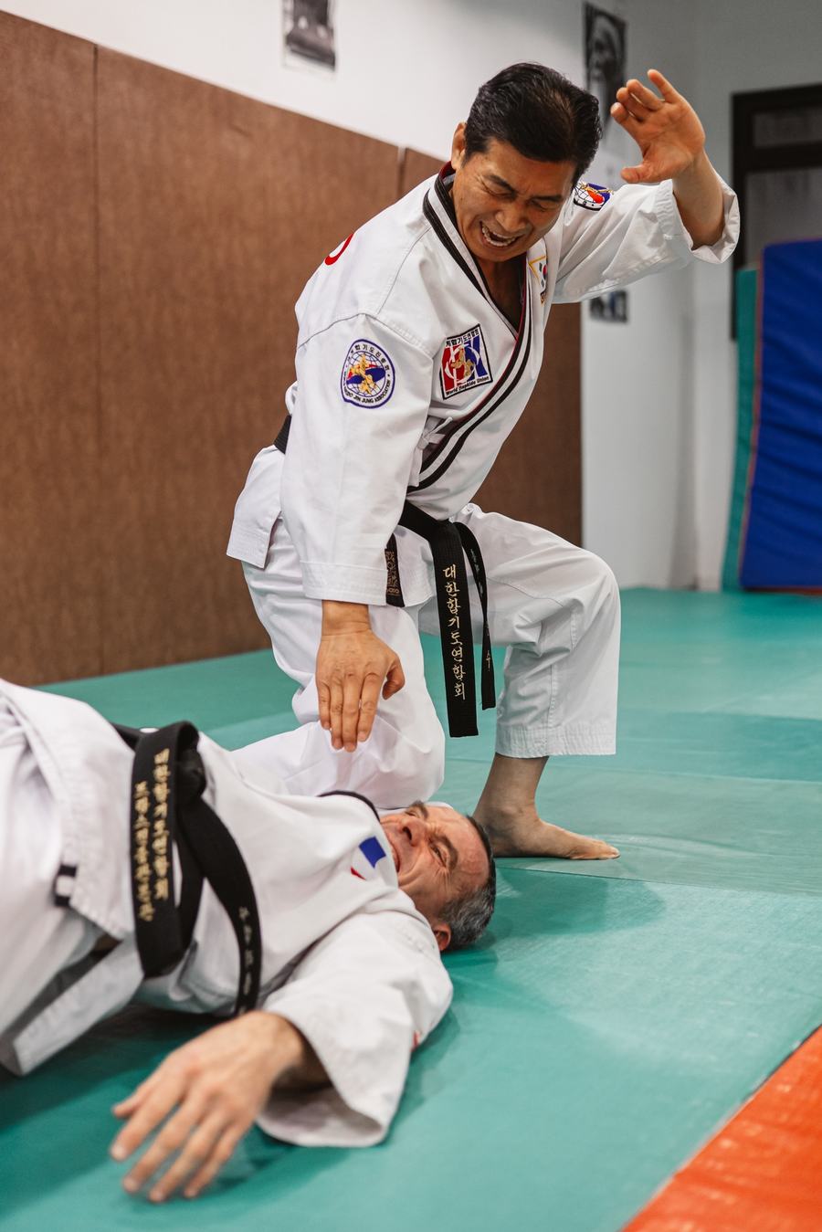 Inmovilización en el suelo durante una clase de Hapkido